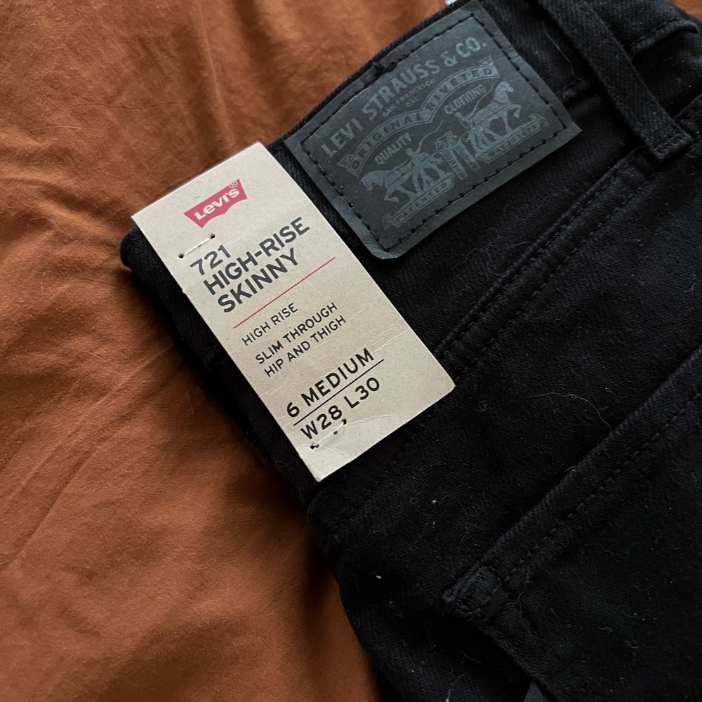 Levi's women’s Black High-Rise Skinny Jeans